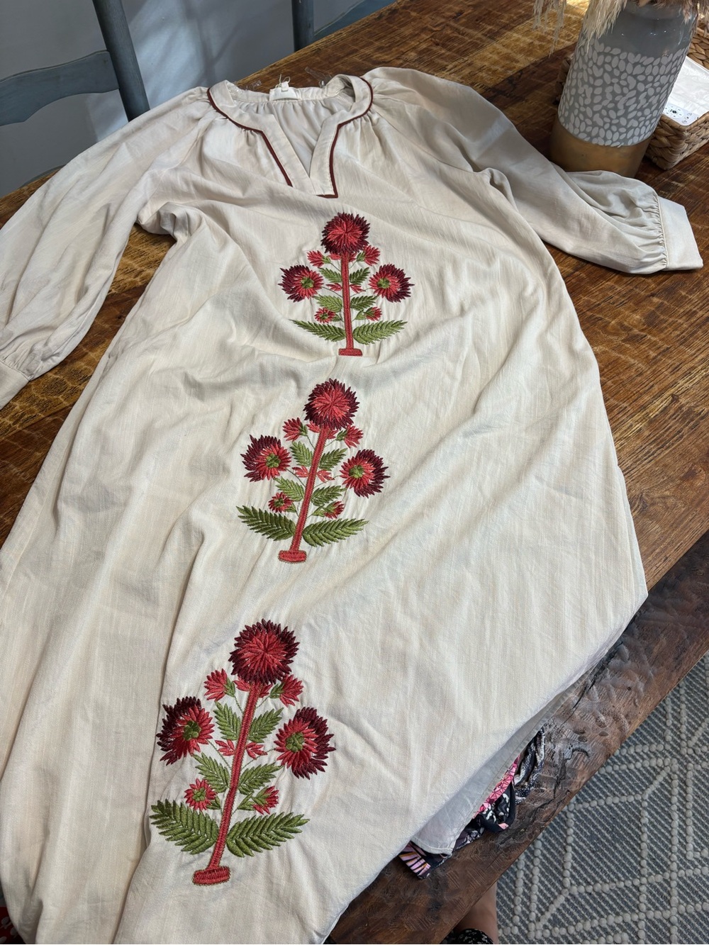 Entro Cream Embroidered Maxi Dress with Red Floral Motif Size Large NWT